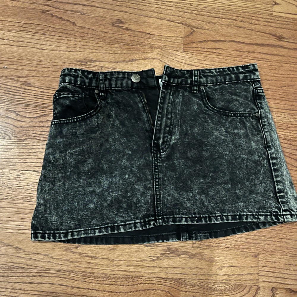 F21 size 27 black acid wash denim miniskirt (fits like a small)